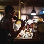 The Circus אכסניה *